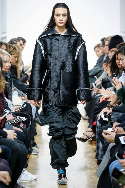 Look 24